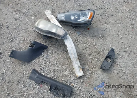 2014 Mitsubishi Lancer Es/Es Sport z USA, uszkodzony, nr VIN JA32U2FU1EU012868